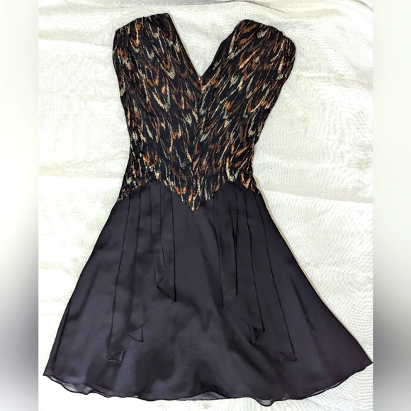 1990s Party Dress with Shades of Gold Tinsel Drop Waist - Picture 1 of 8